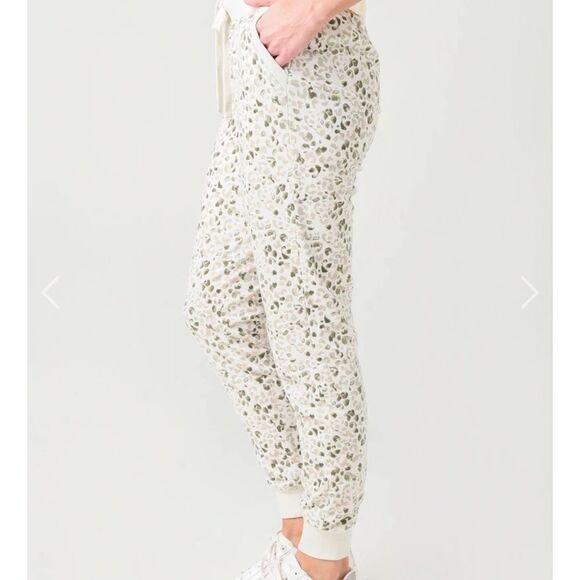 Z Supply Painted Leopard Jogger - Picture 3 of 11